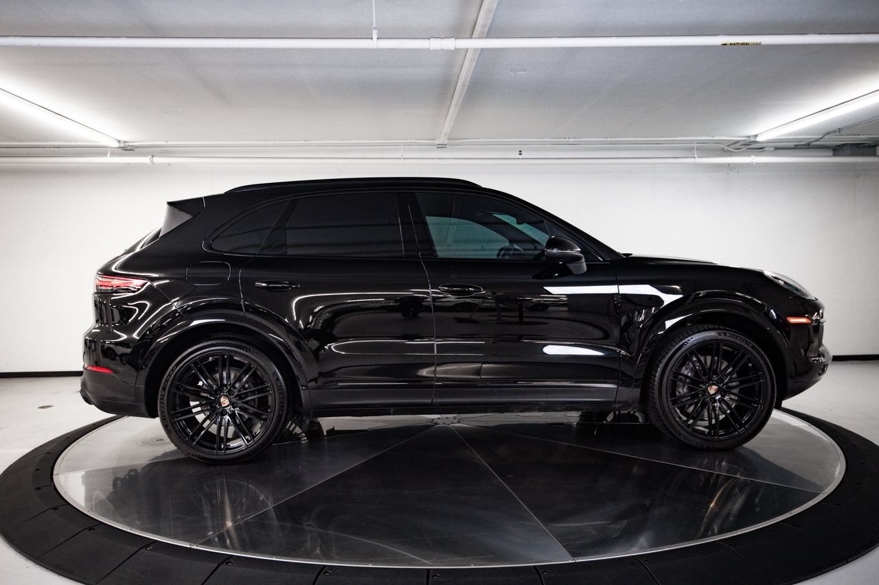 Used 2023 Porsche Cayenne Platinum Edition AWD/4WD image 8