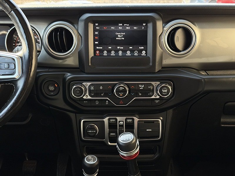 Used 2019 Jeep Wrangler Unlimited Sahara w/ LED Lighting Group AWD/4WD image 9