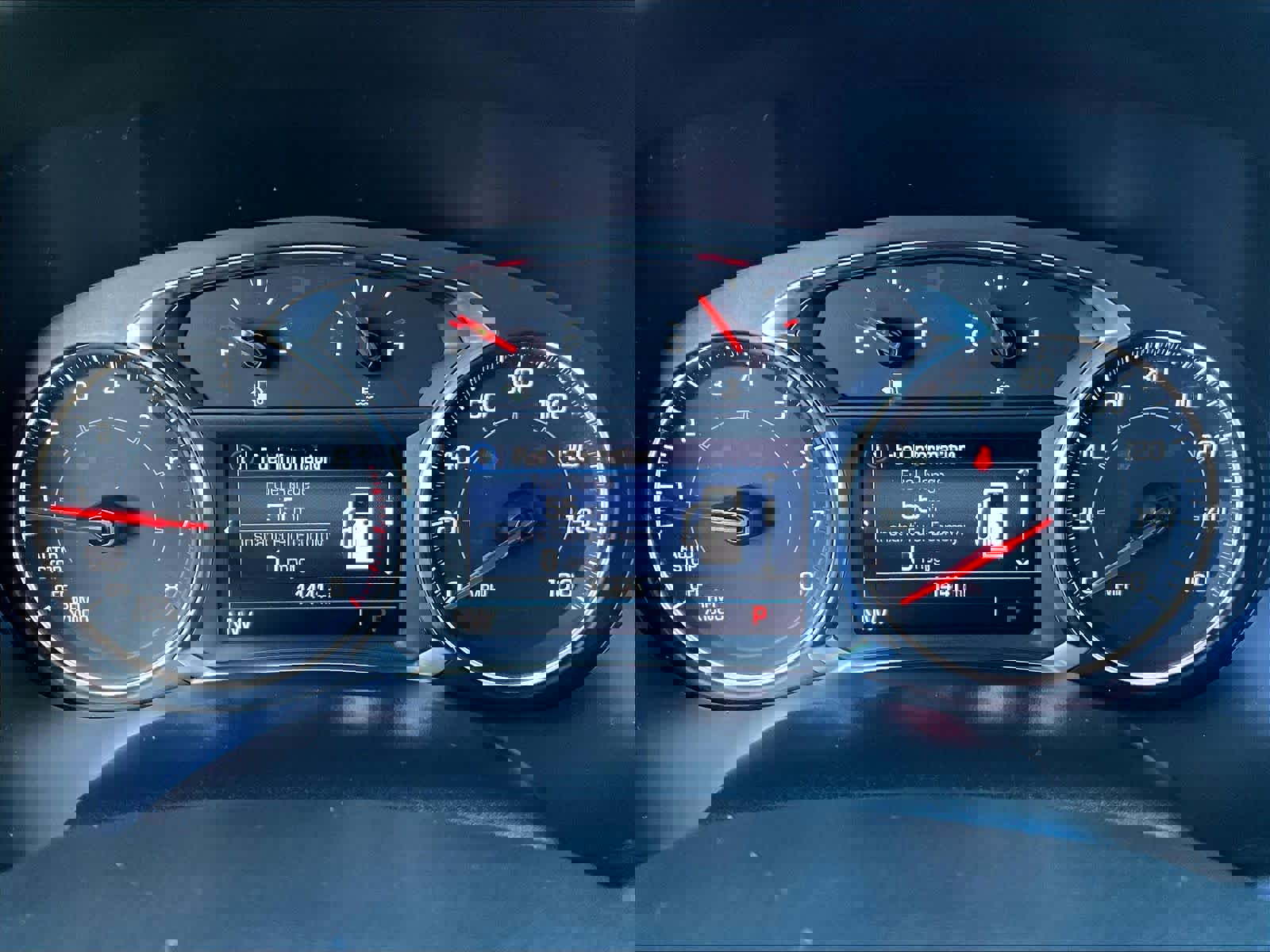 Used 2022 GMC Acadia SLE image 26