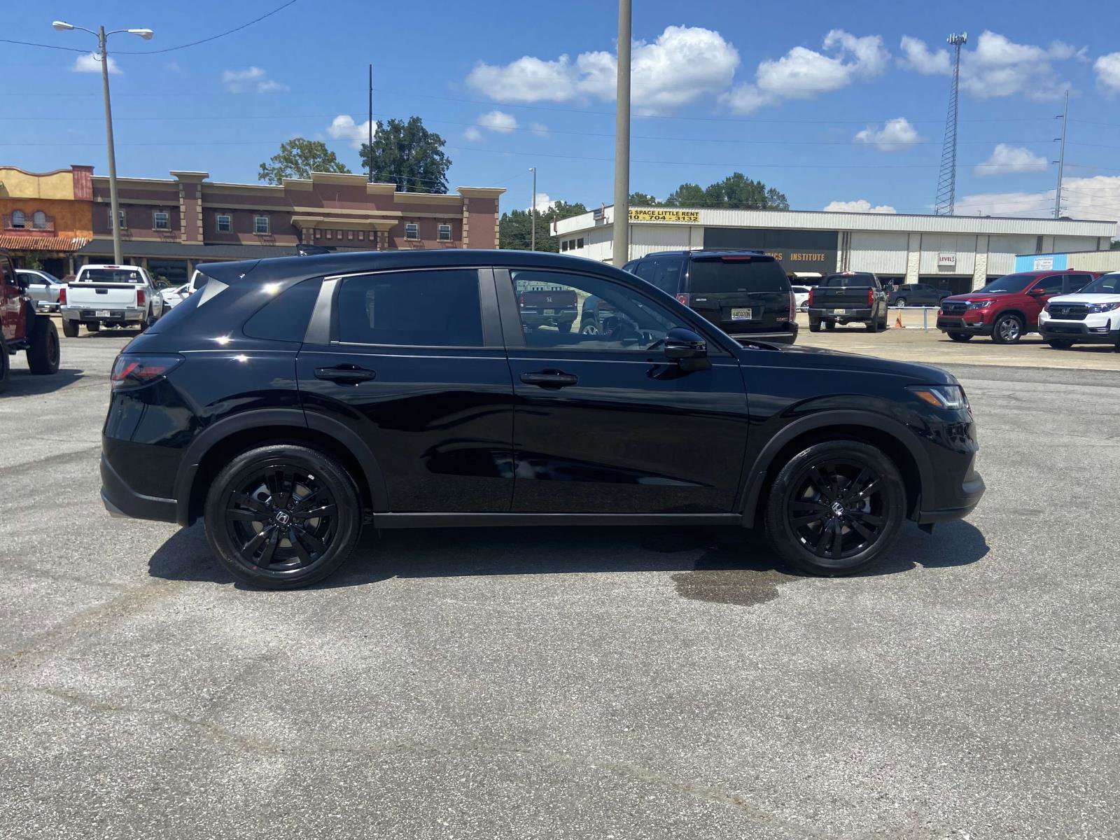 New 2026 Honda HR-V Sport image 2