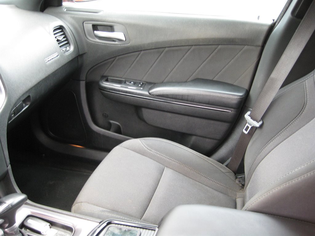 Used 2019 Dodge Charger SXT image 22