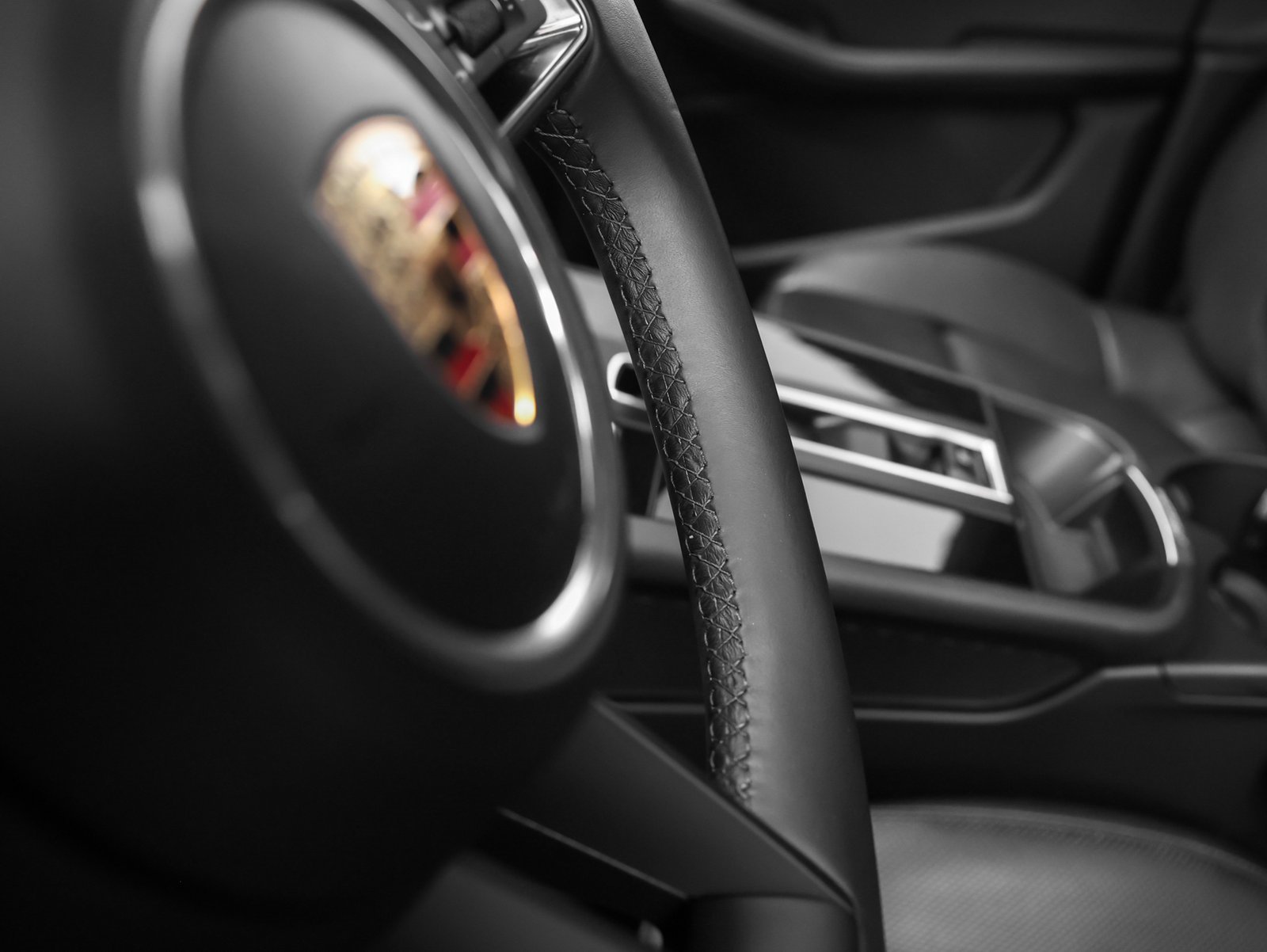 Used 2024 Porsche Macan image 30