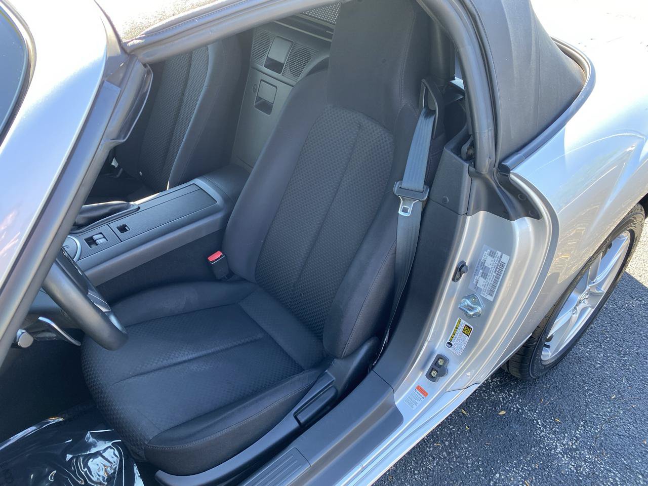 Used 2006 MAZDA MX-5 Miata Touring RWD image 24
