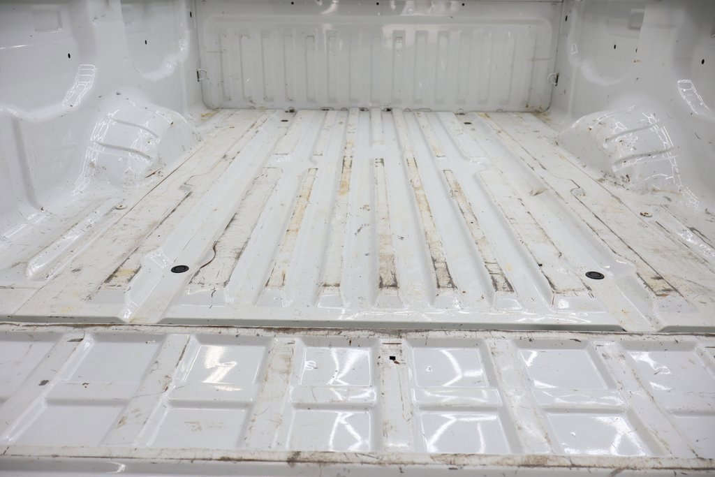 Used 2022 Nissan Titan SV image 14