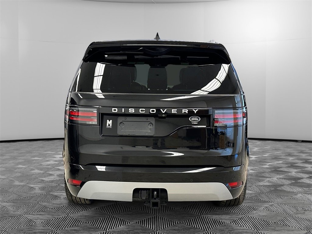 Used 2023 Land Rover Discovery Metropolitan Edition image 4