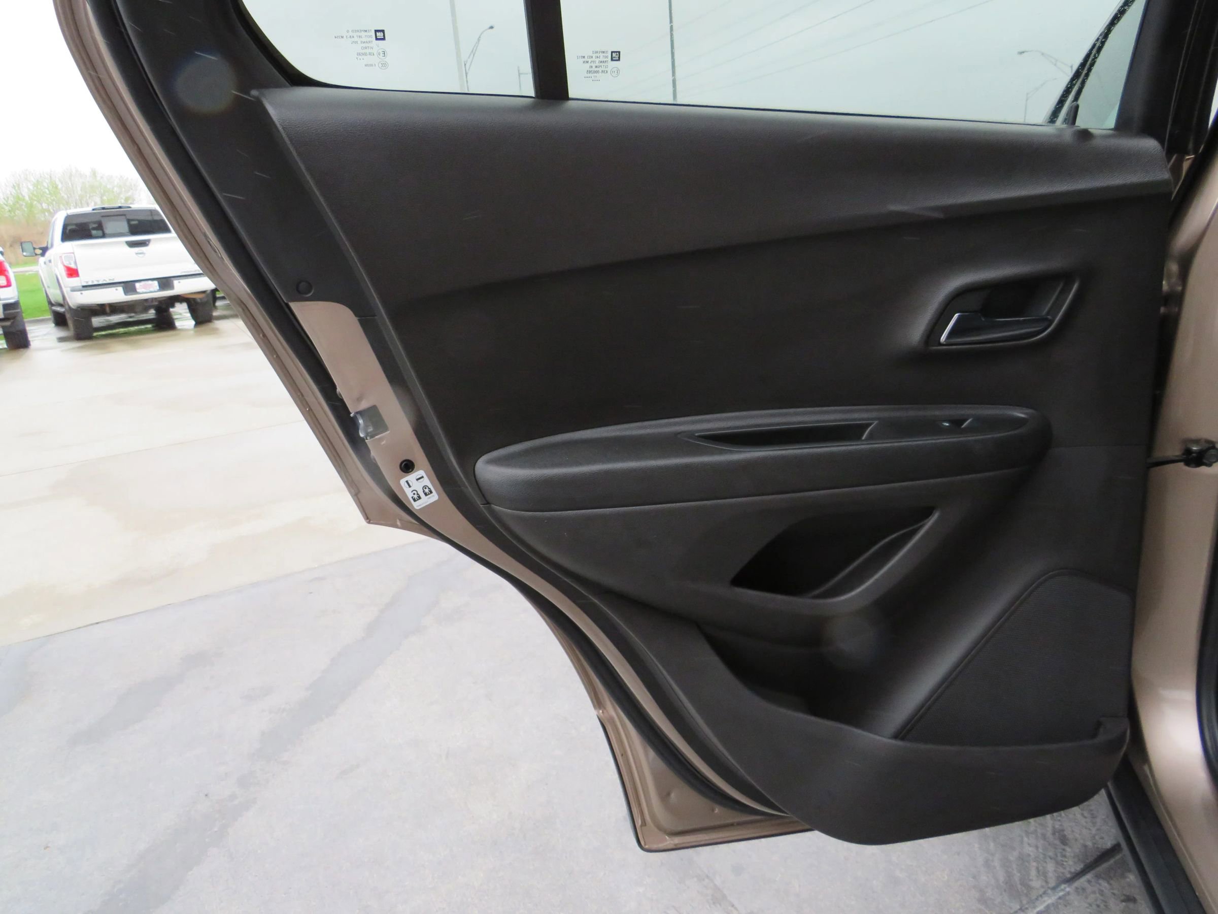 Used 2018 Chevrolet Trax LT w/ LT Convenience Package image 39