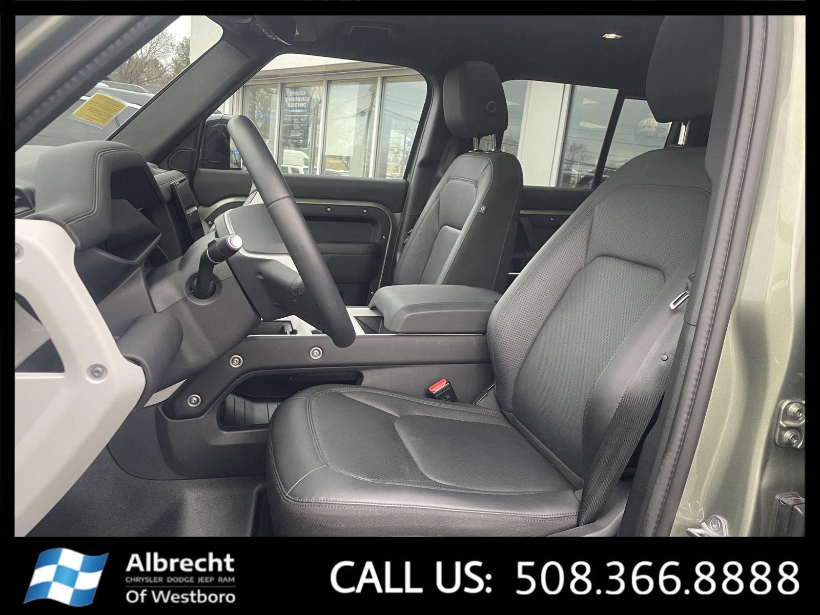 Used 2025 Land Rover Defender 110 S image 9