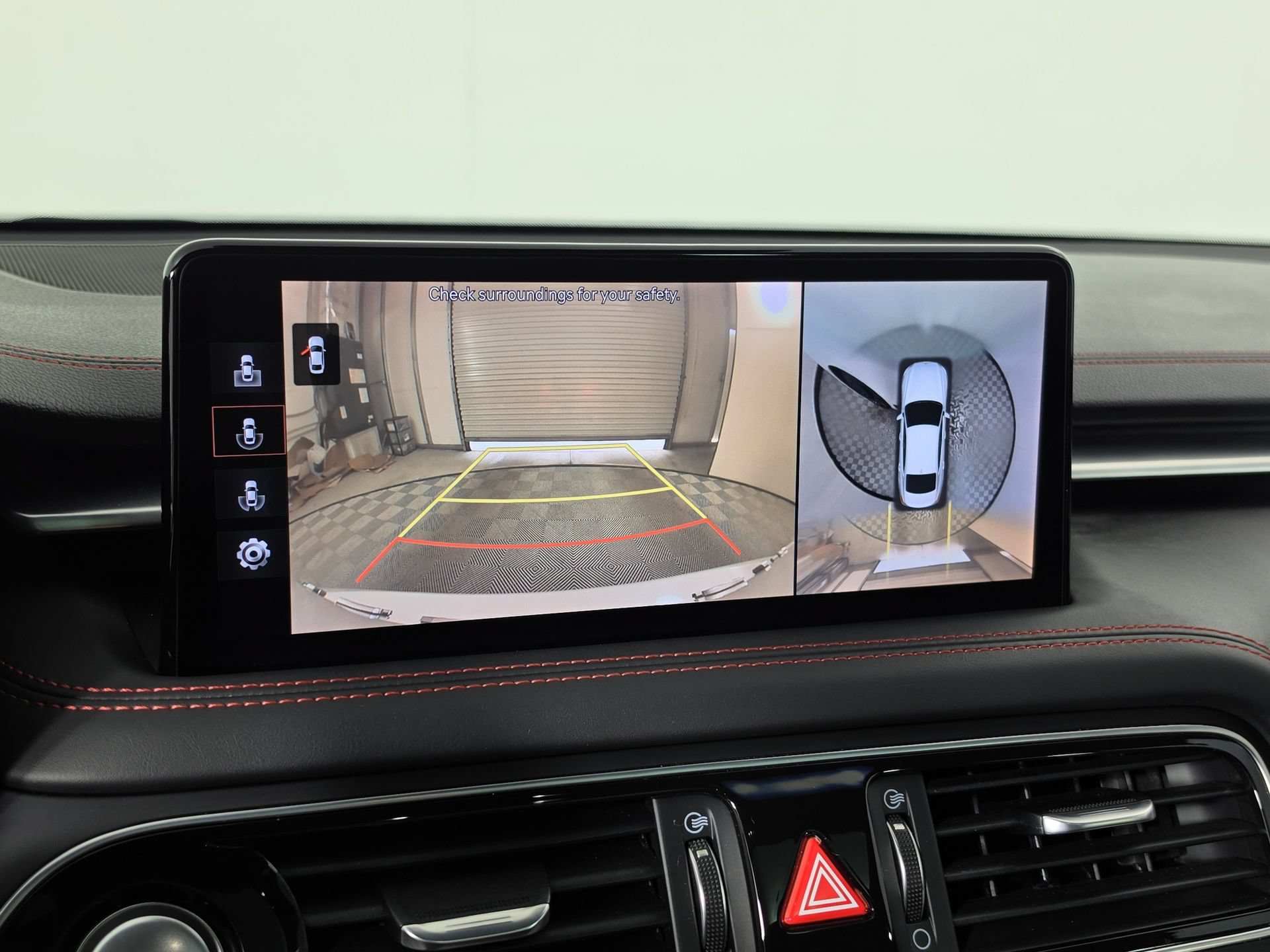 Used 2022 Genesis G70 3.3T RWD image 25