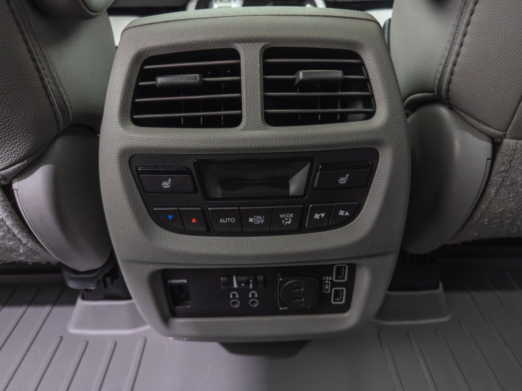 Used 2022 Honda Pilot Touring image 19