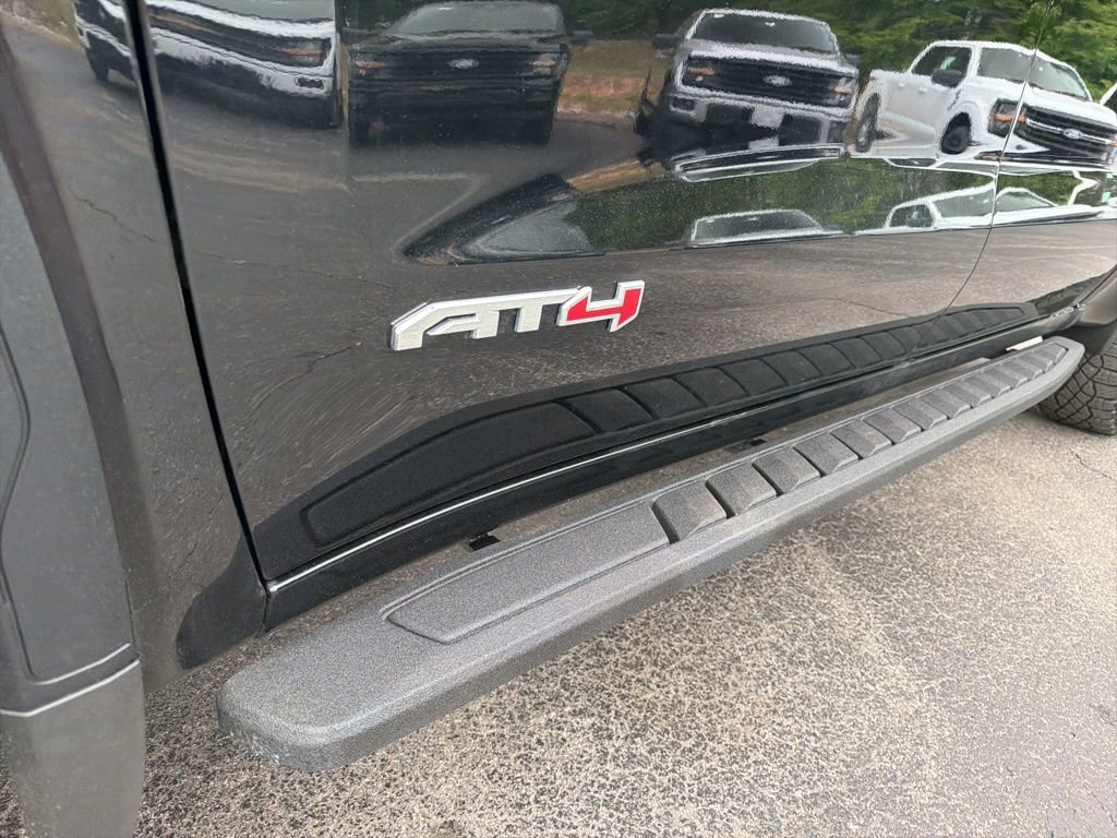 Used 2024 GMC Sierra 1500 AT4 w/ Technology Package image 11