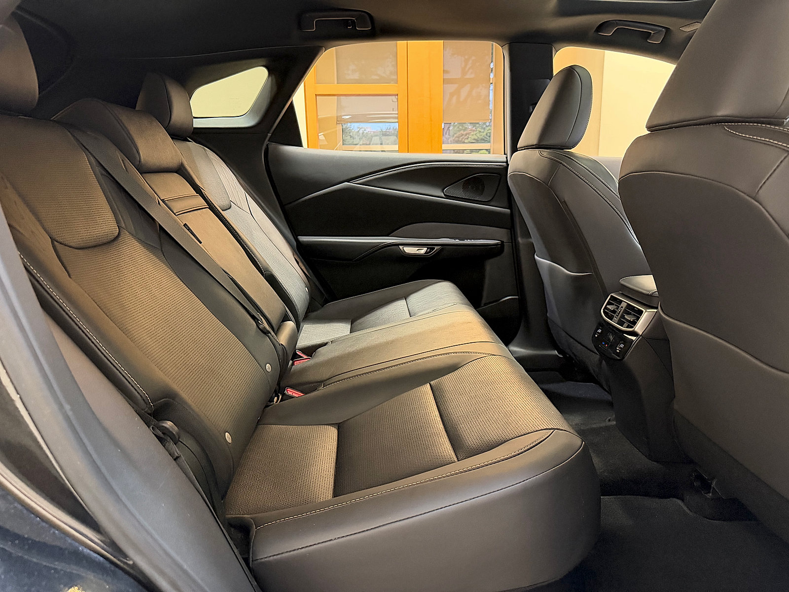 Used 2025 Lexus RX 350 Premium Plus w/ Accessory Package (Z1) FWD image 14