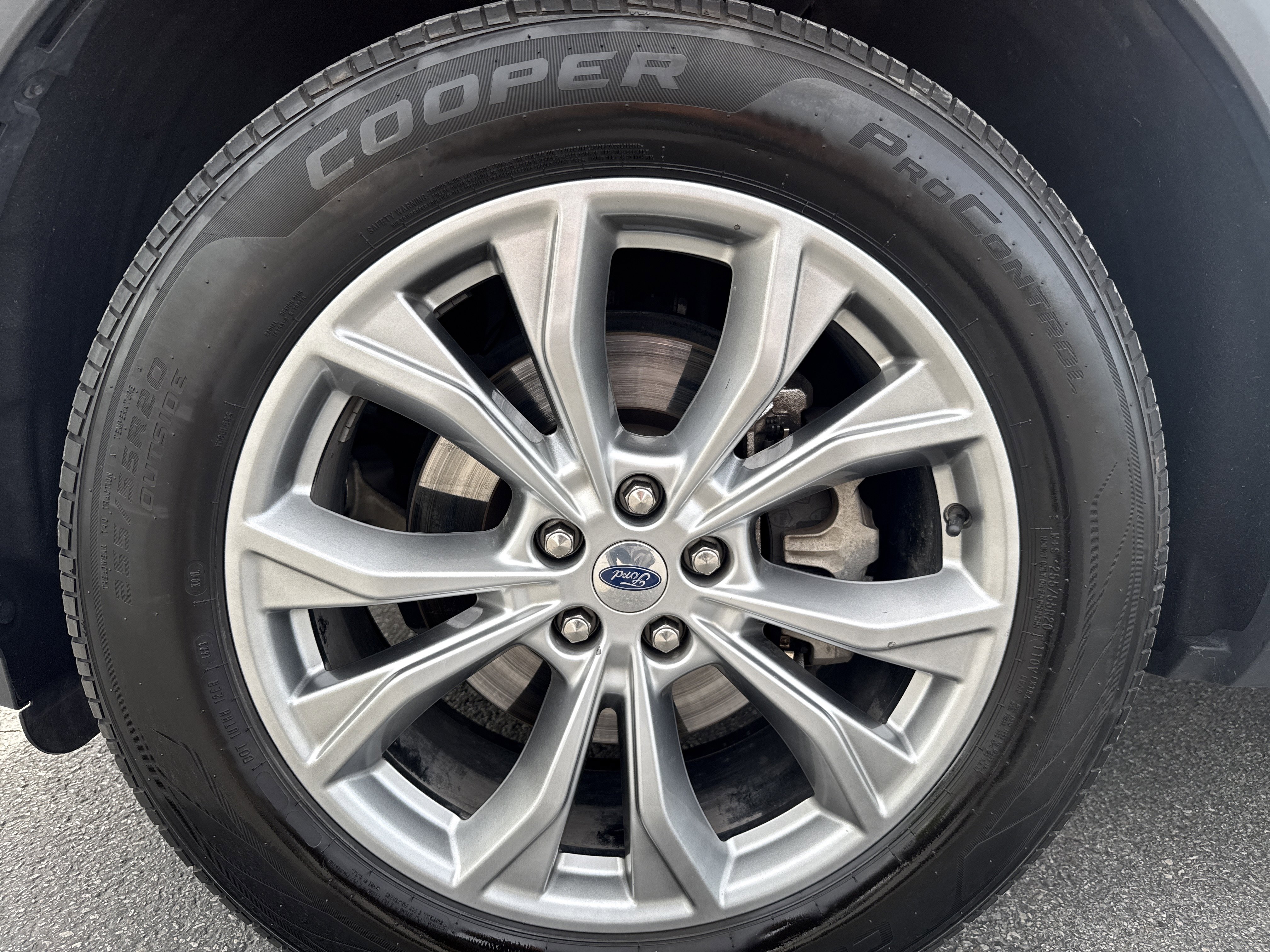 Used 2020 Ford Explorer XLT w/ Equipment Group 202A AWD/4WD image 10