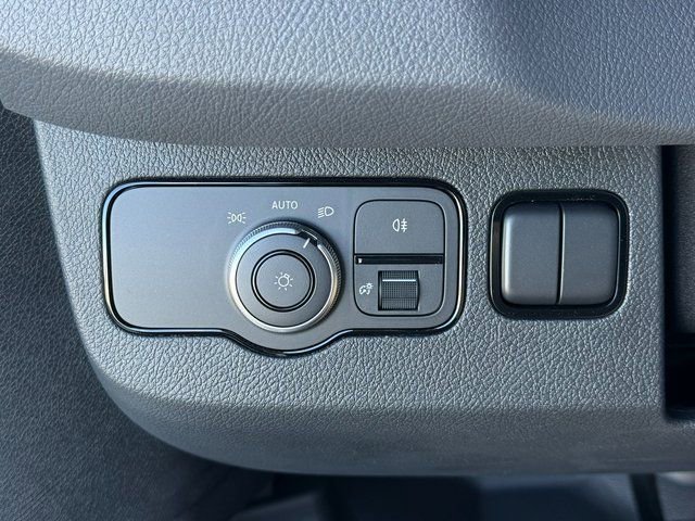Used 2024 Mercedes-Benz Sprinter 4500 image 13
