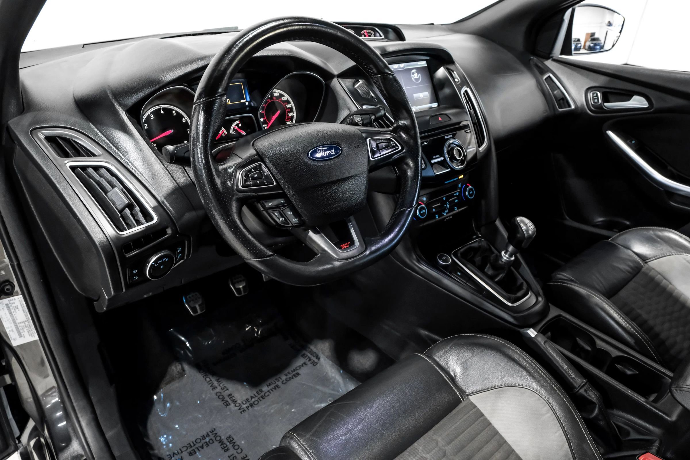 Used 2015 Ford Focus ST w/ Equipment Group 401A image 19