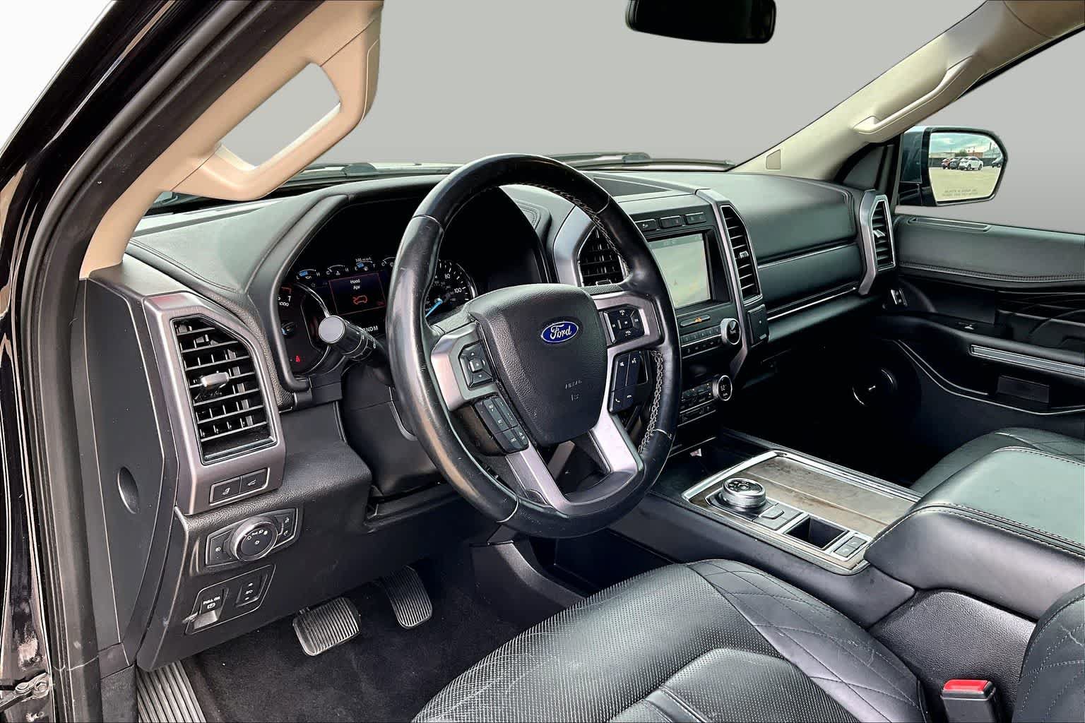 Used 2019 Ford Expedition Platinum RWD image 17