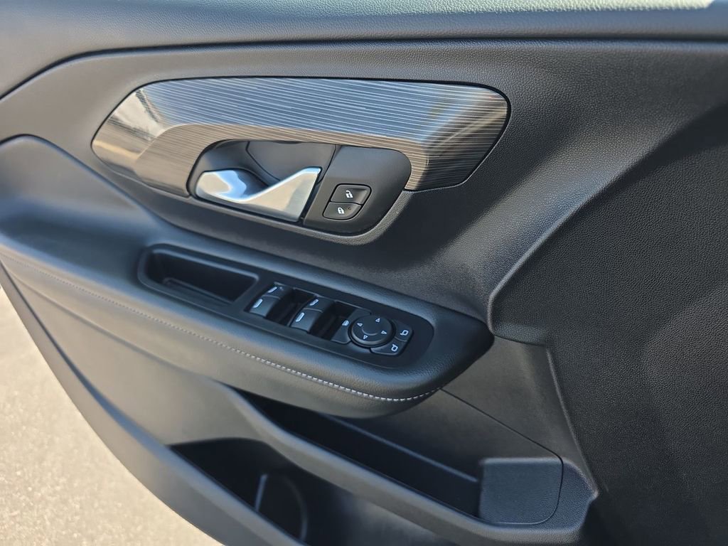 Used 2024 GMC Terrain SLE image 24