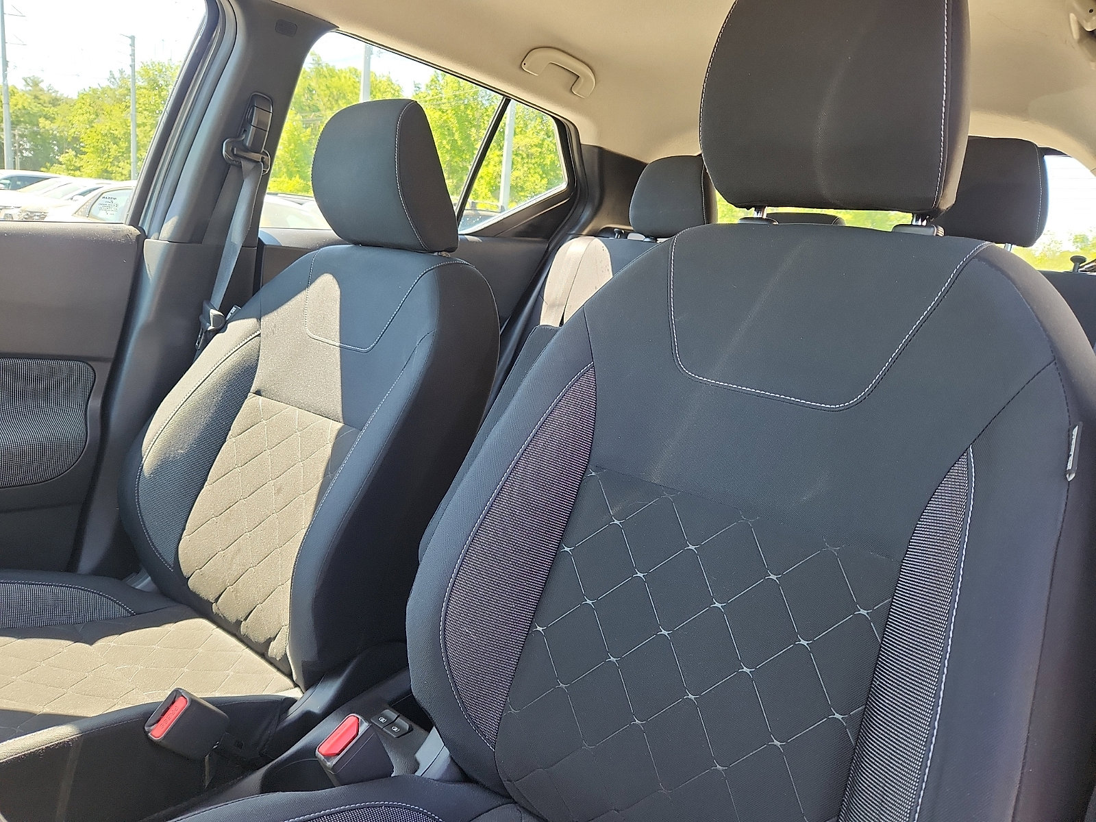 Used 2018 Nissan Kicks SV FWD image 22