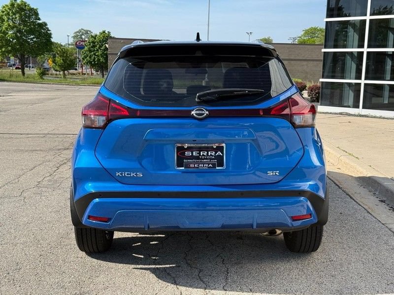 Used 2023 Nissan Kicks SR w/ SR Premium Package FWD image 4