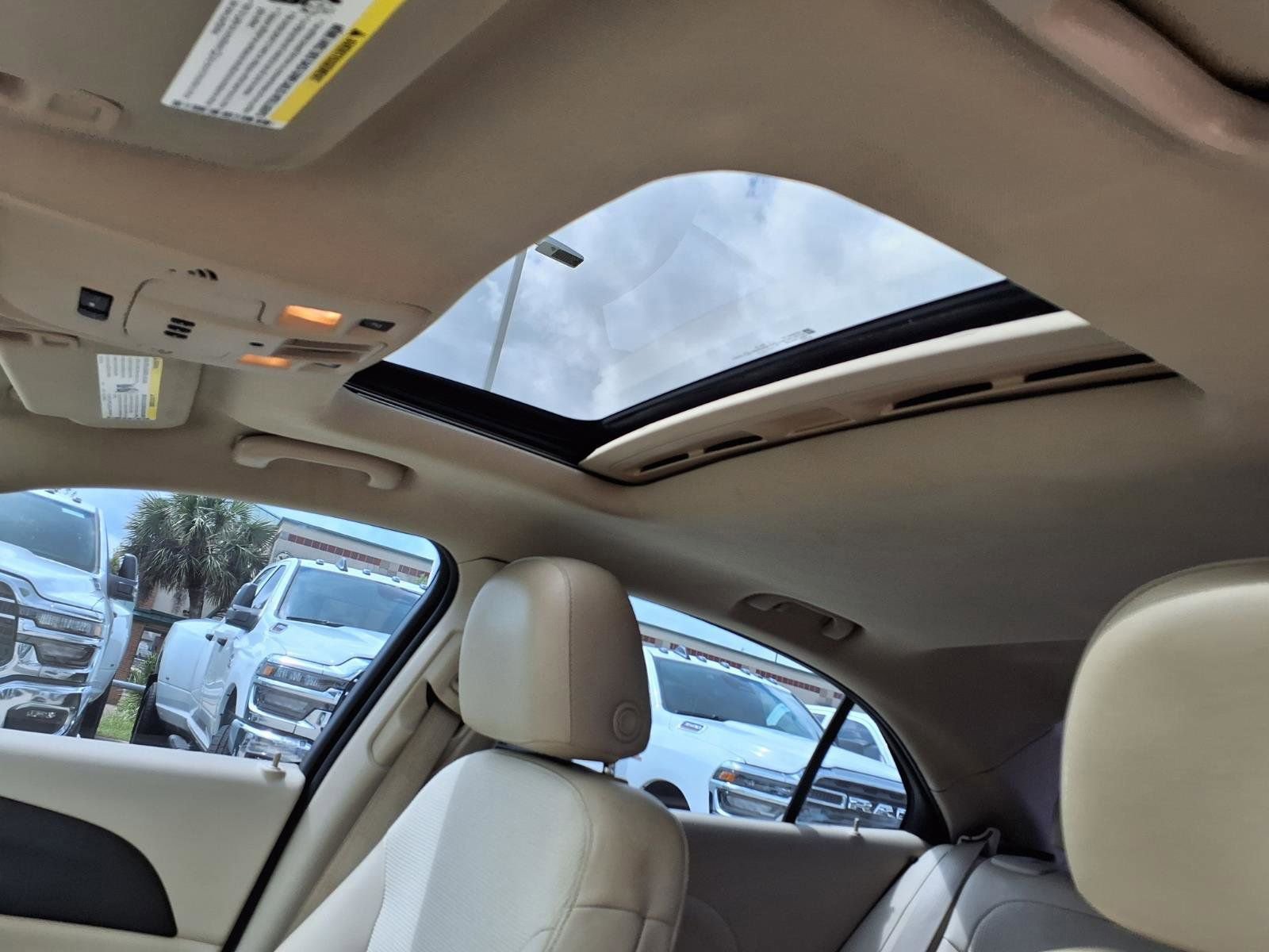 Used 2015 Chevrolet Malibu LT FWD image 12