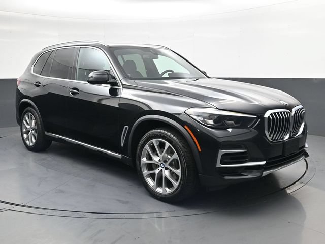 Used 2022 BMW X5 xDrive40i w/ Premium Package AWD/4WD image 2