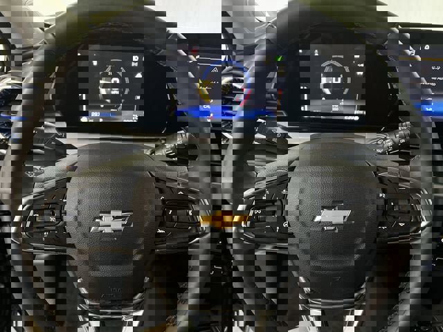 Certified 2025 Chevrolet Trax LT w/ LT Convenience Package image 11