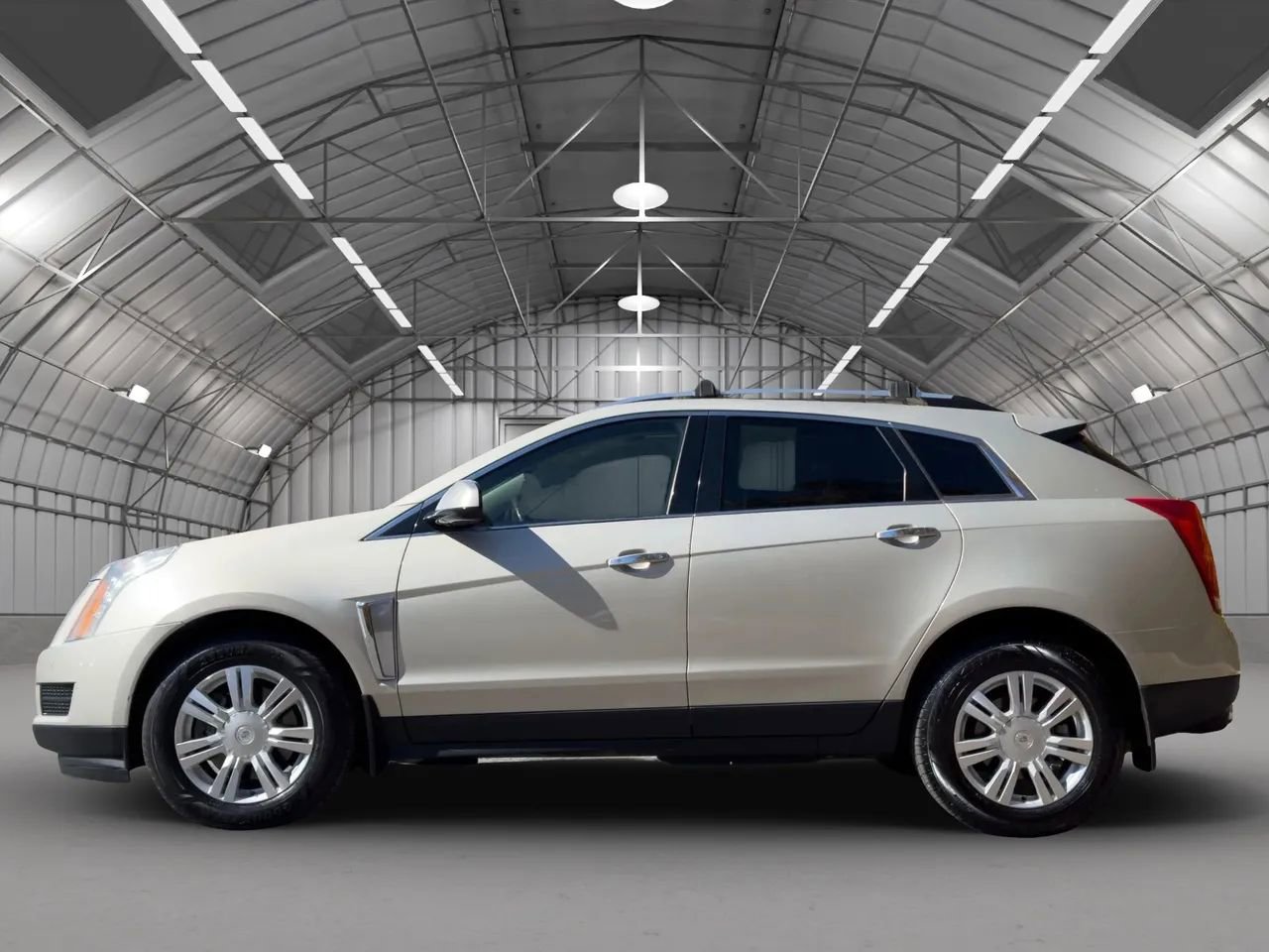 Used 2016 Cadillac SRX Luxury w/ Driver Awareness Package image 4