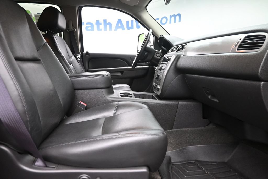 Used 2014 Chevrolet Silverado 2500 LTZ w/ LTZ Plus Package AWD/4WD image 9