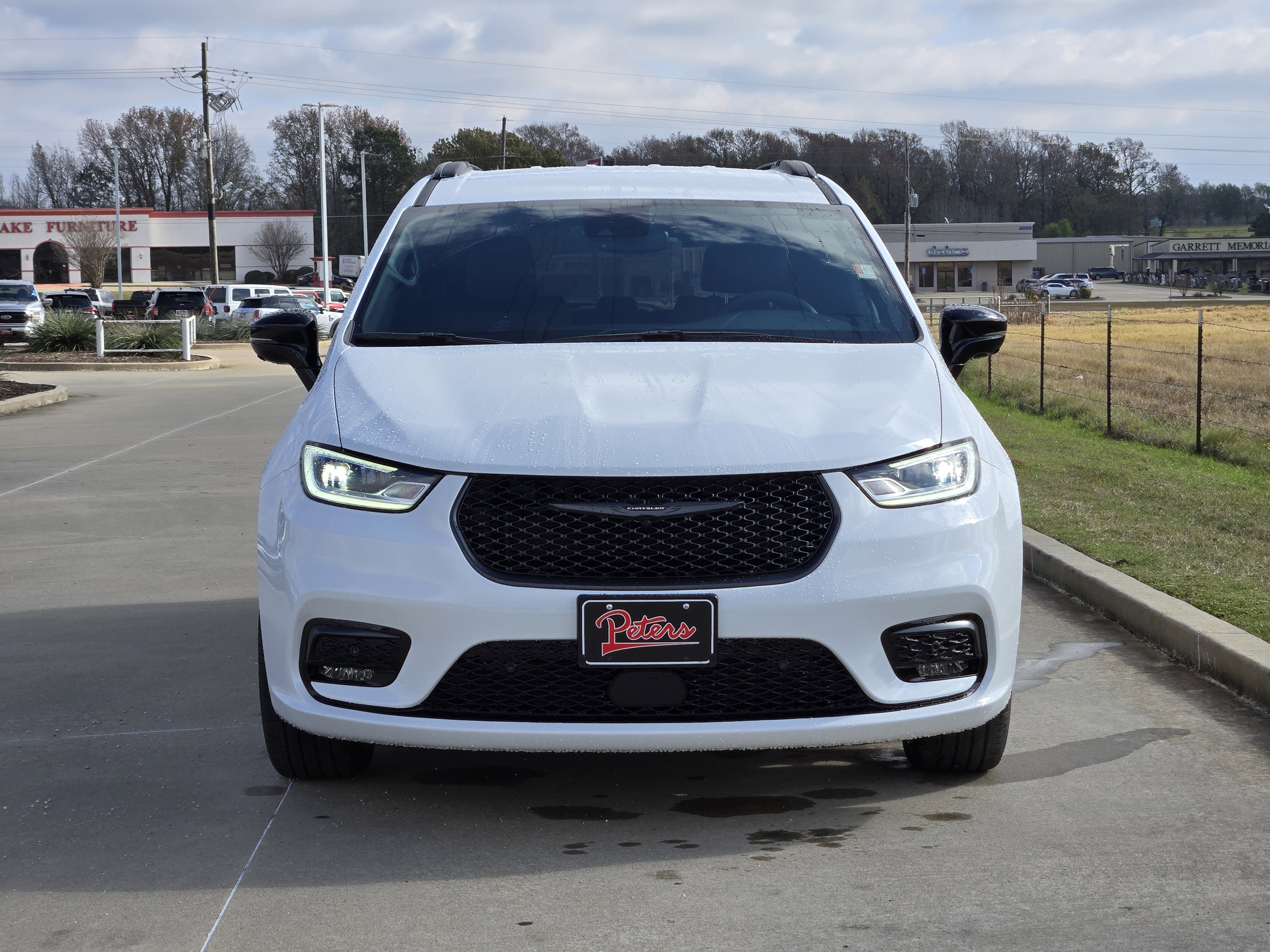 New 2026 Chrysler Pacifica Select w/ S Appearance Package image 2