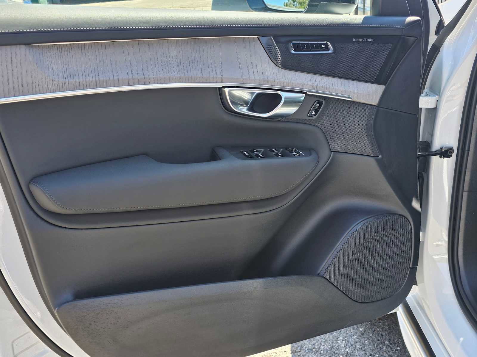 New 2026 Volvo XC90 T8 Ultra w/ Protection Package image 21