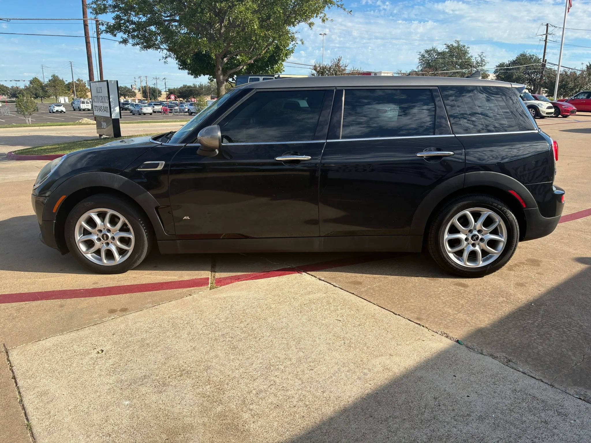 Used 2017 MINI Cooper Clubman ALL4 AWD/4WD image 4