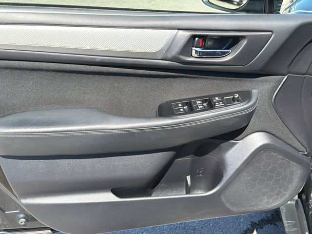 Used 2019 Subaru Outback 2.5i Premium AWD/4WD image 16