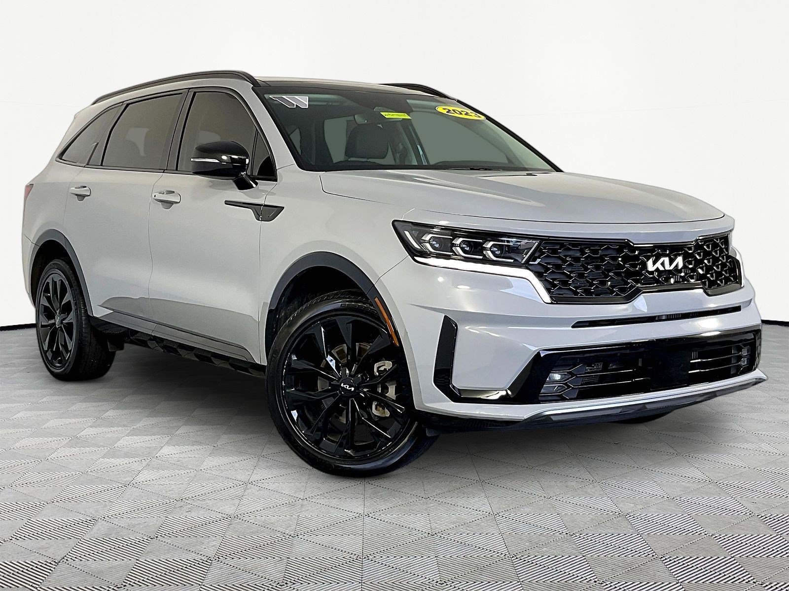 Used 2023 Kia Sorento SX AWD/4WD image 3