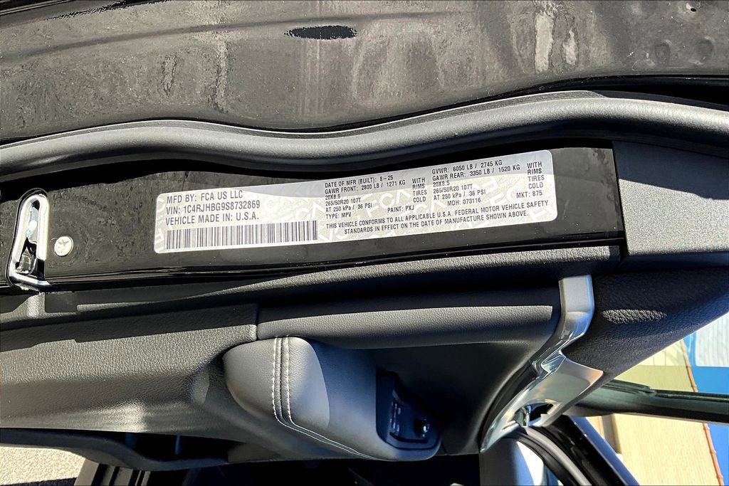 New 2025 Jeep Grand Cherokee Limited w/ Luxury Tech Group II image 12