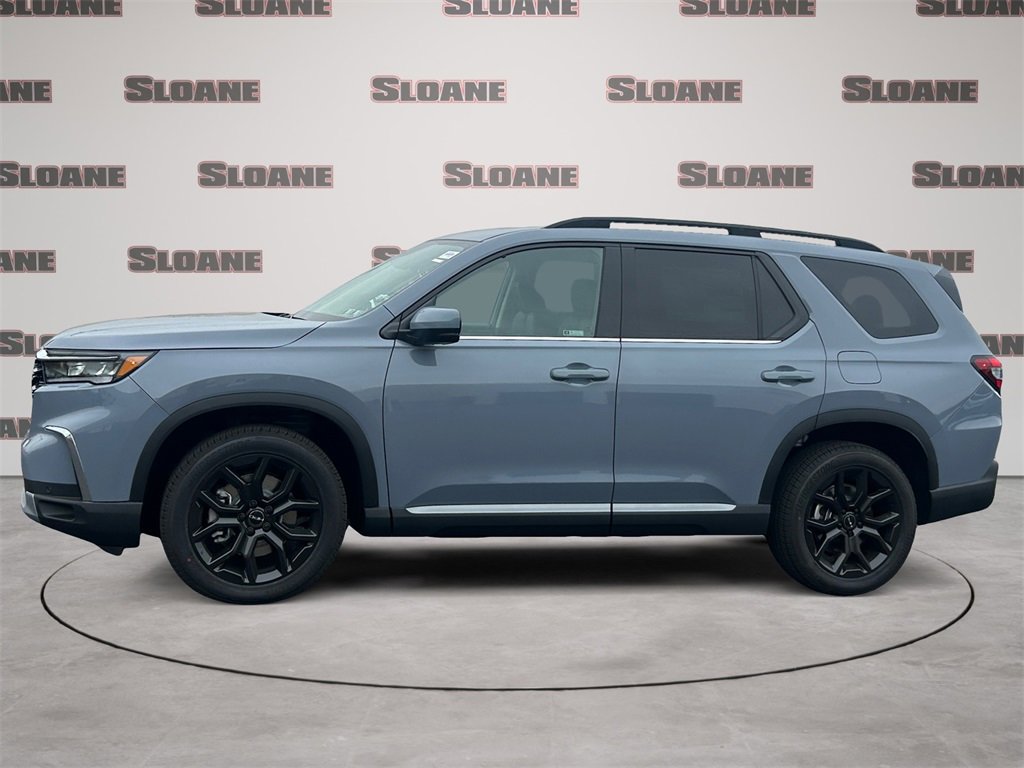 New 2025 Honda Pilot Touring image 2