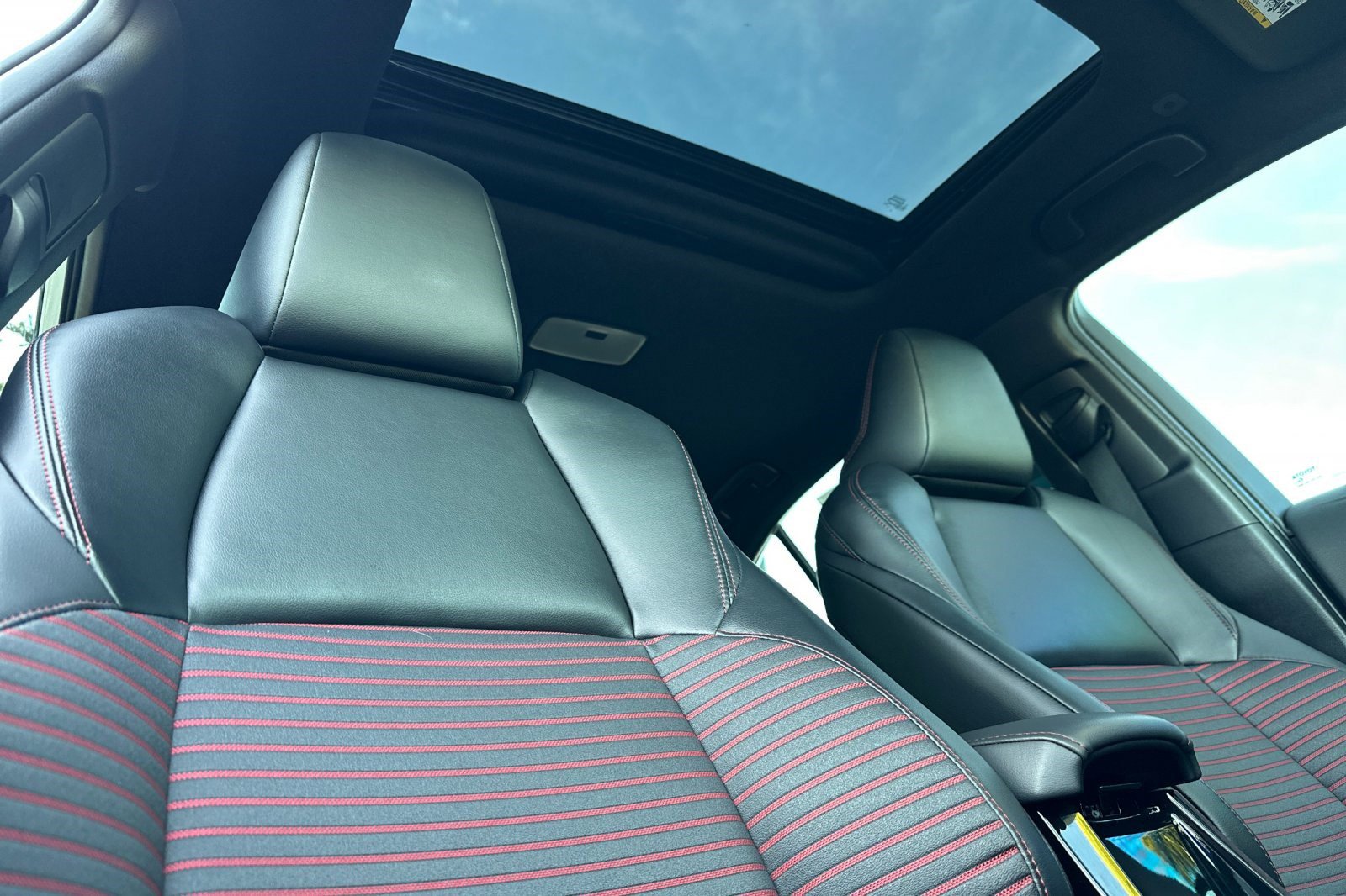 Used 2025 Toyota Corolla XSE image 21