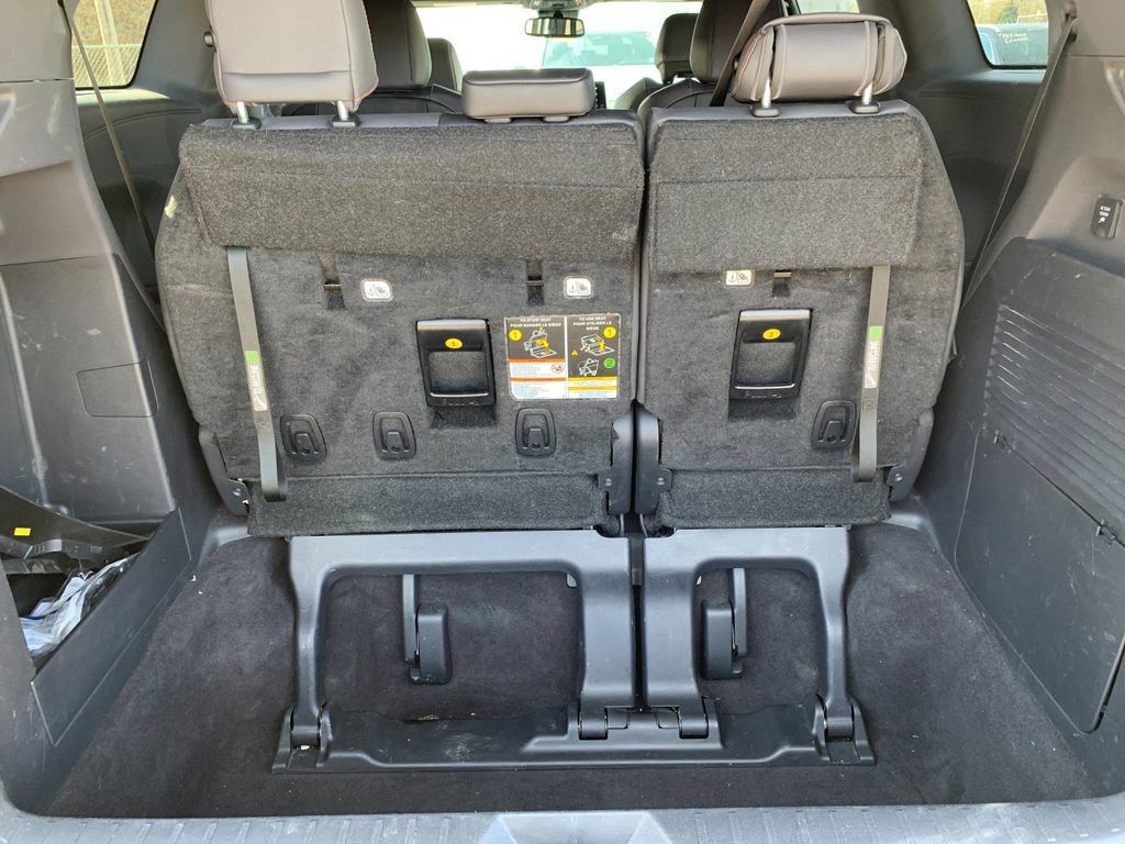 Used 2024 Toyota Sienna XSE w/ XSE Plus Package image 19