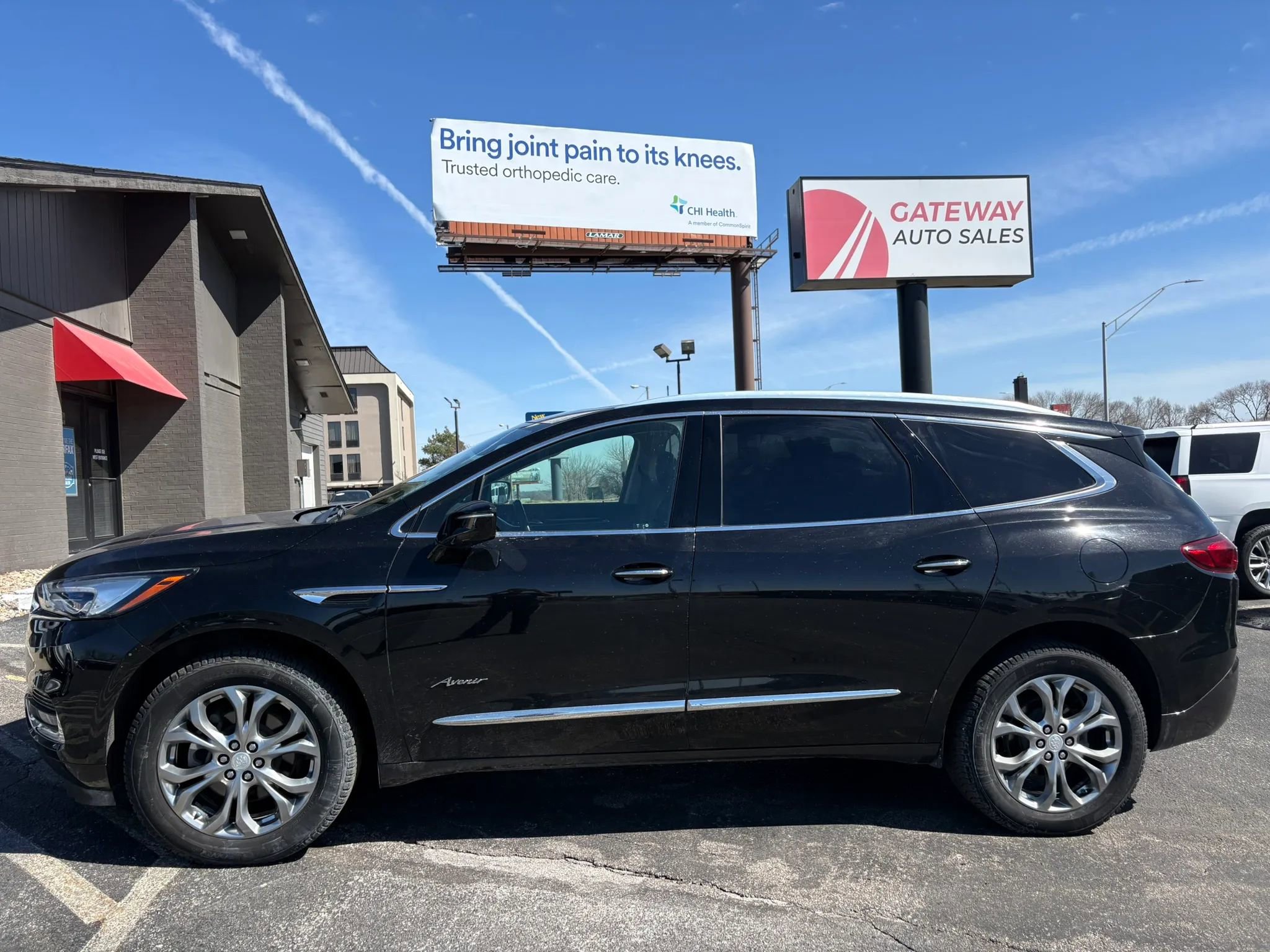 Used 2019 Buick Enclave Avenir w/ Avenir Technology Package image 2