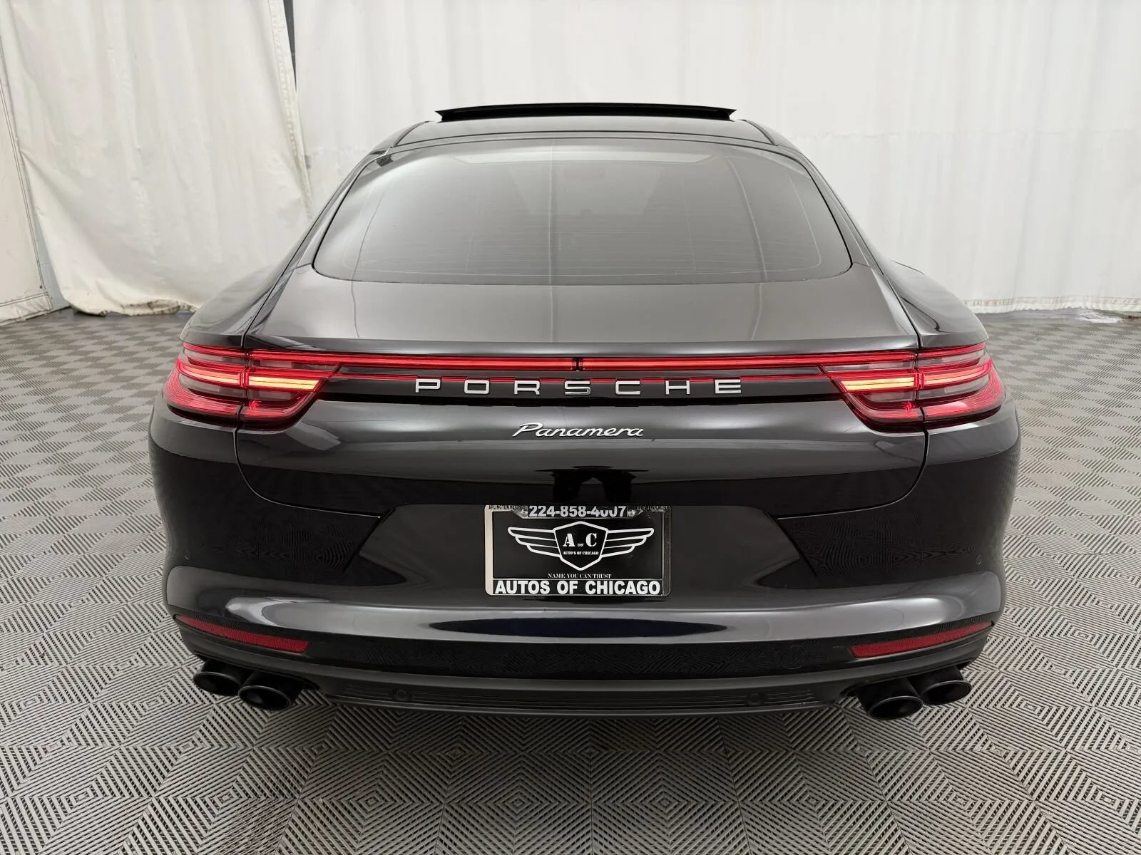 Used 2018 Porsche Panamera RWD image 10