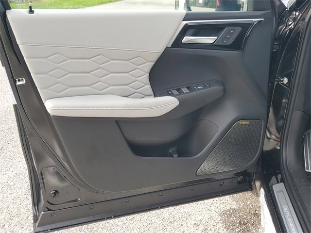 New 2025 Mitsubishi Outlander AWD image 18