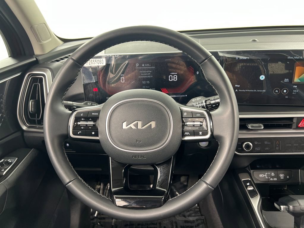 Used 2025 Kia Sorento S image 10