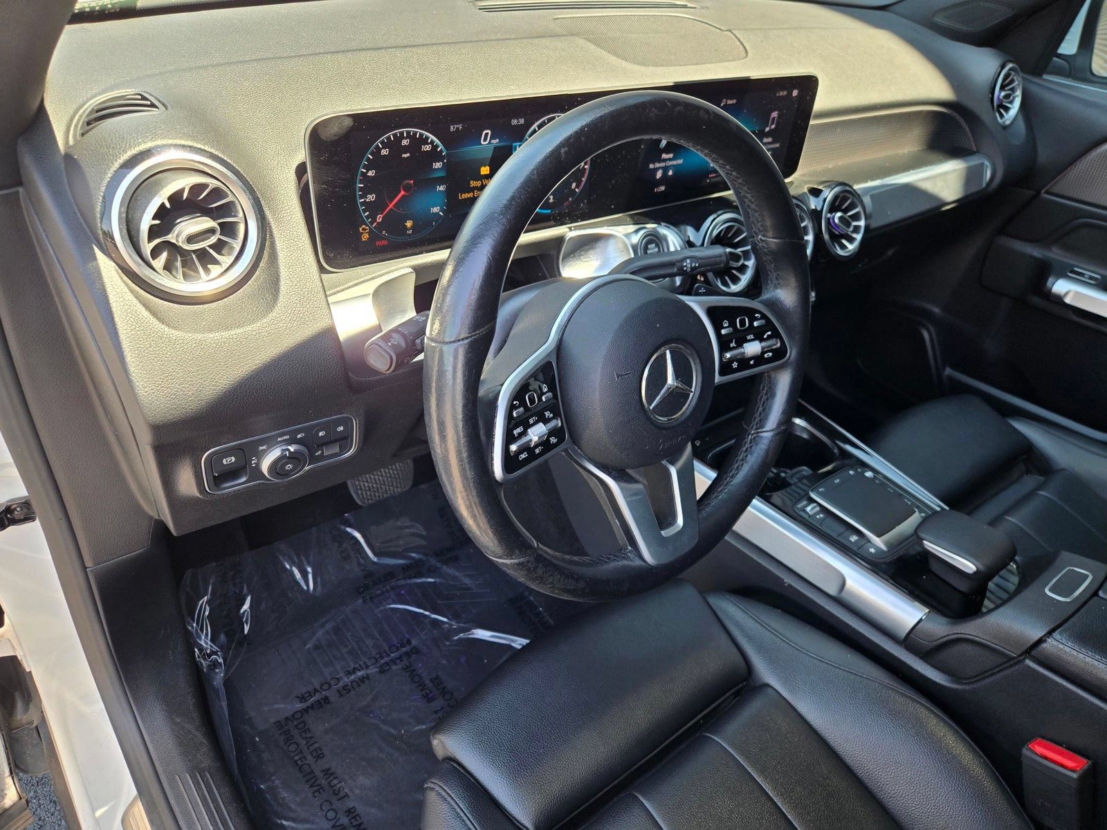 Used 2021 Mercedes-Benz GLB 250 4MATIC w/ Premium Package image 4