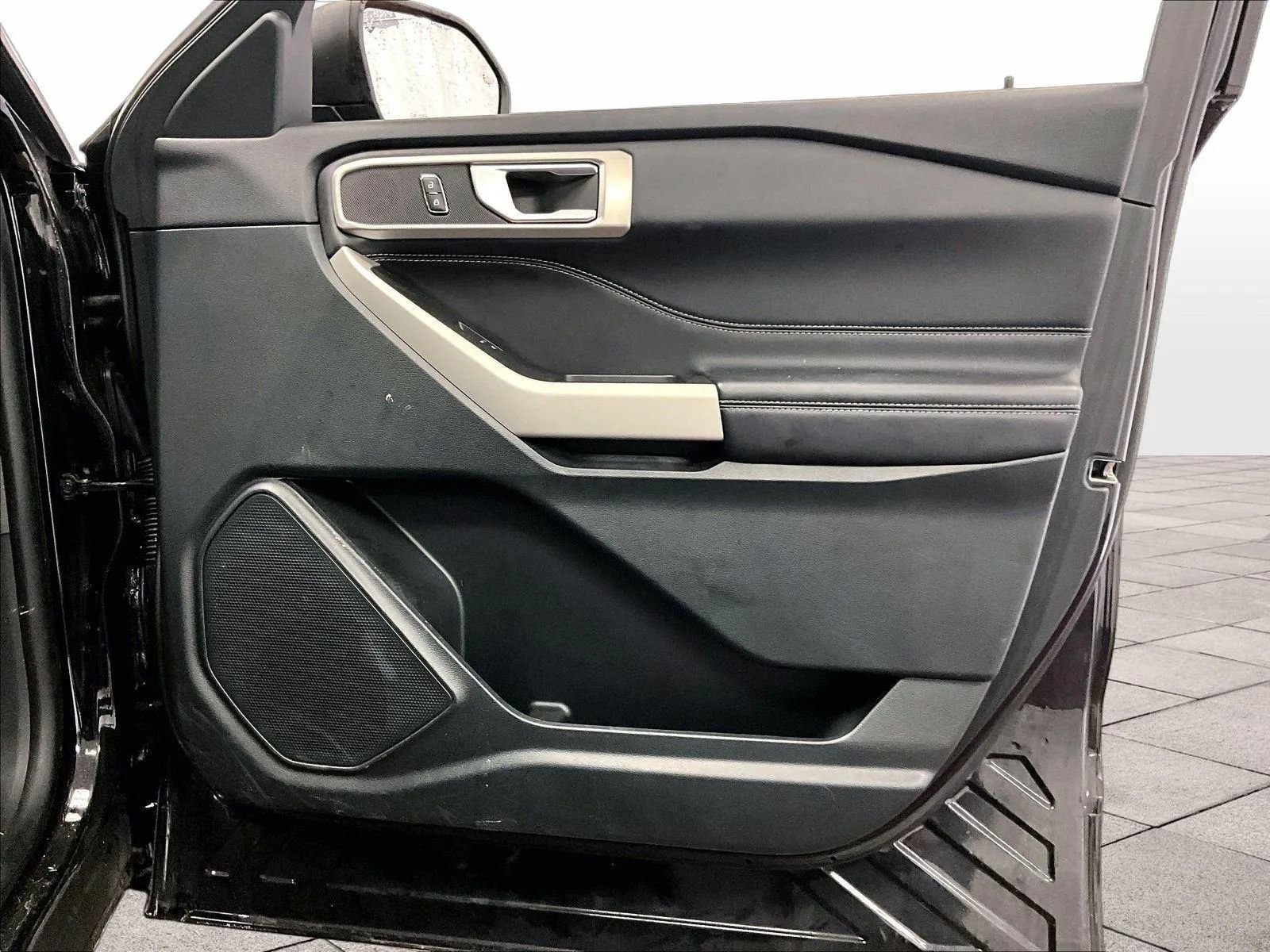 Certified 2024 Ford Explorer XLT w/ Equipment Group 202A image 23