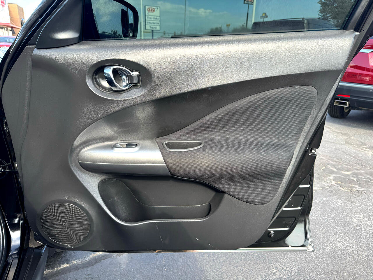 Used 2015 Nissan Juke S image 19