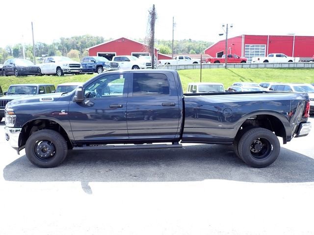 New 2026 RAM 3500 Tradesman AWD/4WD image 2