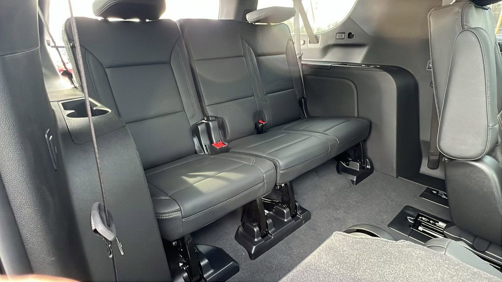 New 2026 Chevrolet Suburban High Country image 15