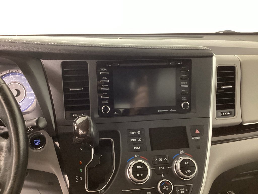 Used 2020 Toyota Sienna XLE FWD image 18