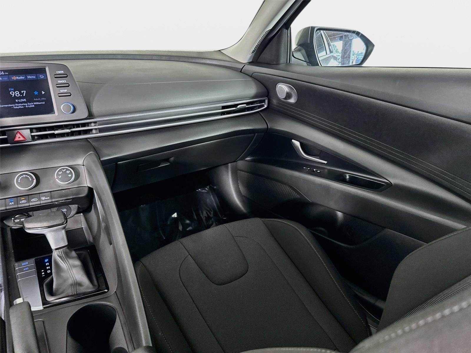 Certified 2025 Hyundai Elantra SE FWD image 22