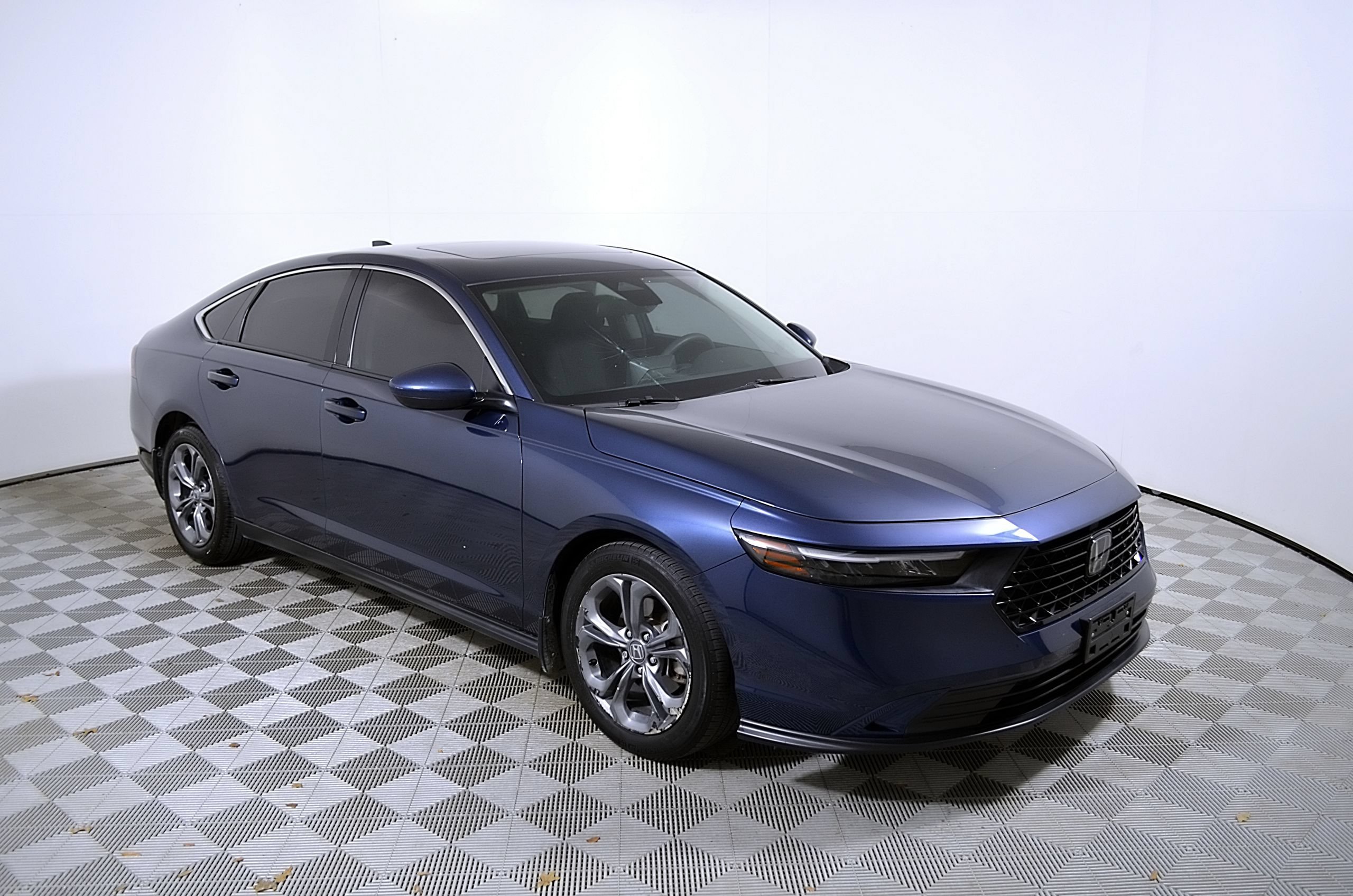 Used 2024 Honda Accord EX image 6