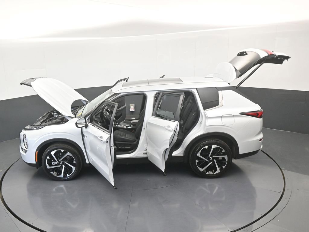 New 2025 Mitsubishi Outlander SE image 65