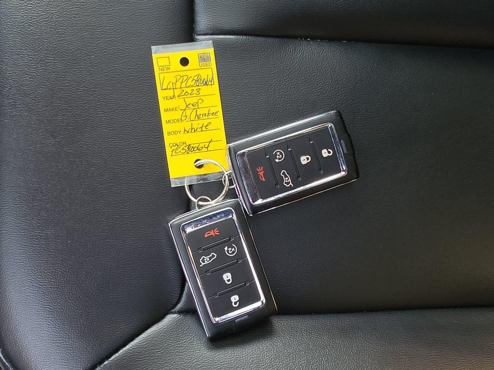 Used 2023 Jeep Grand Cherokee 4WD 4xe image 37